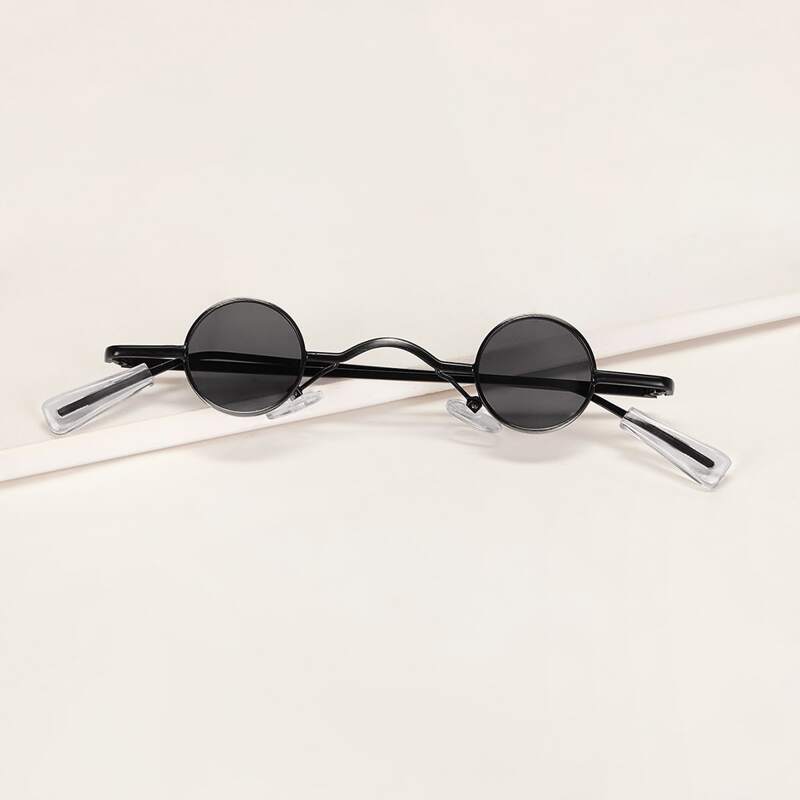

Round Frame Flat Lens Sunglasses