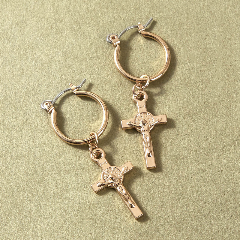 

1pair Cross & Figure Drop Earrings, Gold