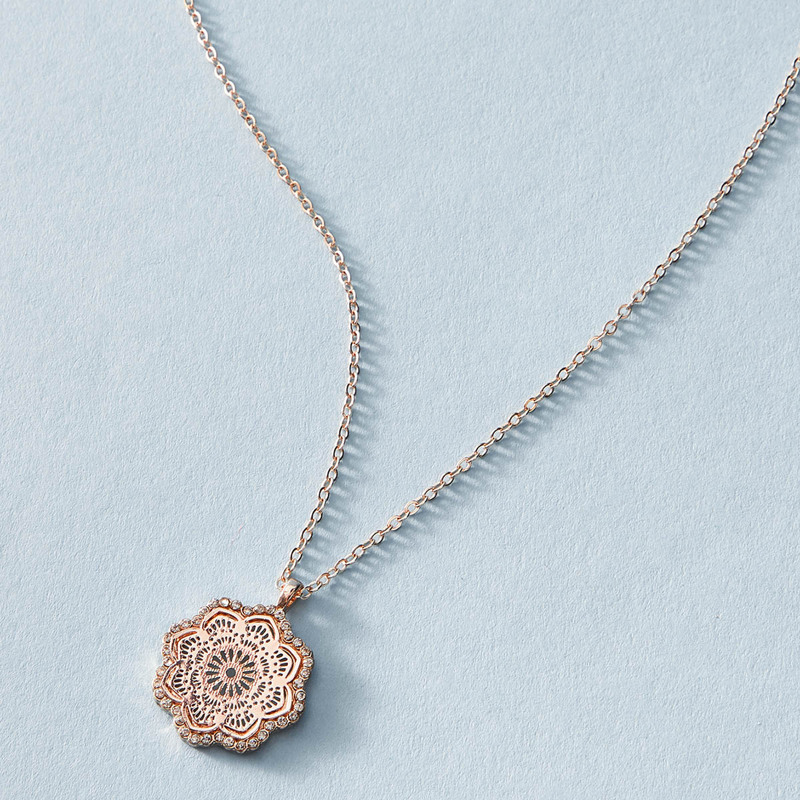 

1pc Laser Cut Flower Rhinestone Chain Necklace, Gold