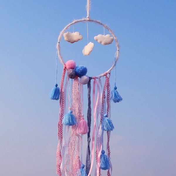 

Cloud Dream Catcher Decoration