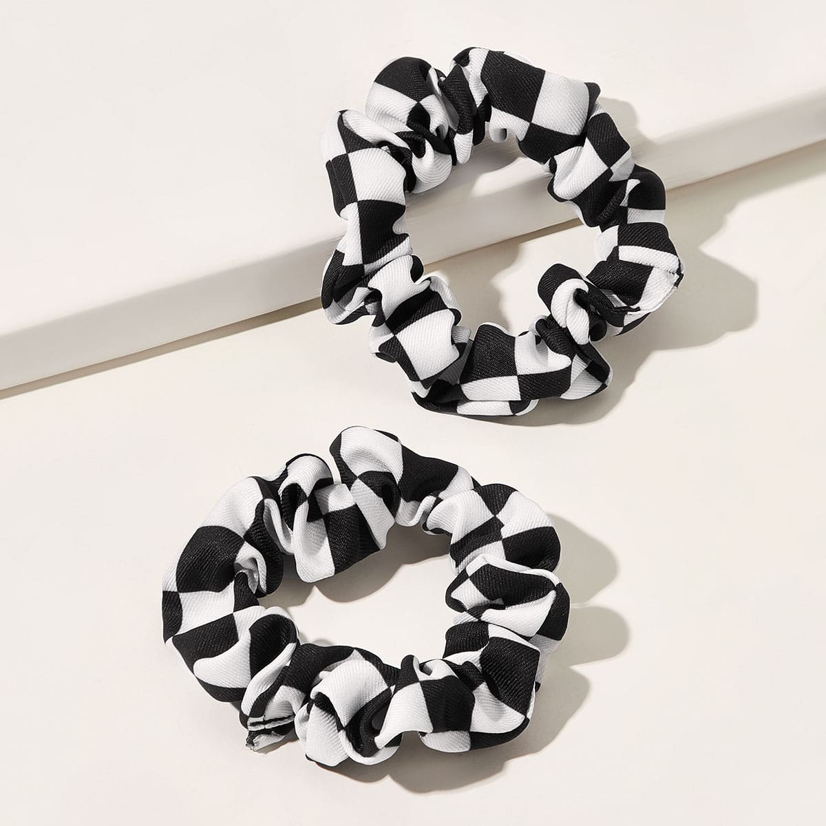 

2pcs Plaid Pattern Pleated Scrunchie, Black and white