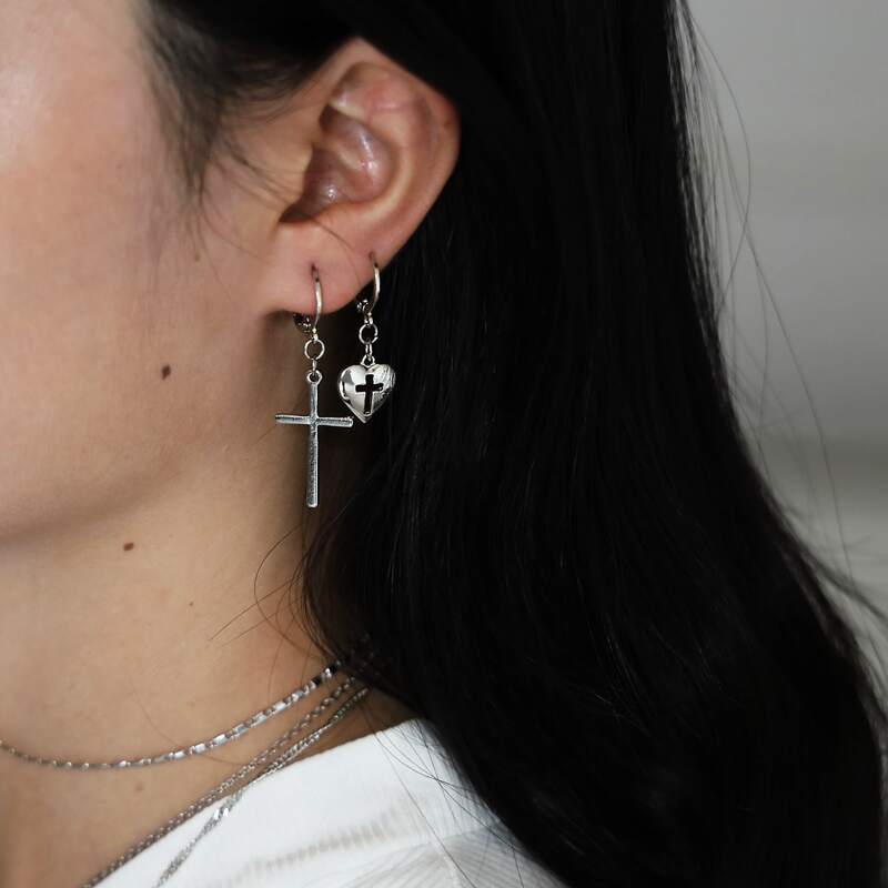 

1pair Ring Decor Cross & Heart Drop Earrings, Silver
