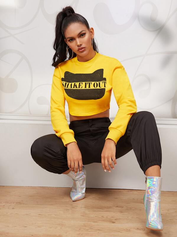 

Slogan Graphic Crop Pullover, Yellow, Tina