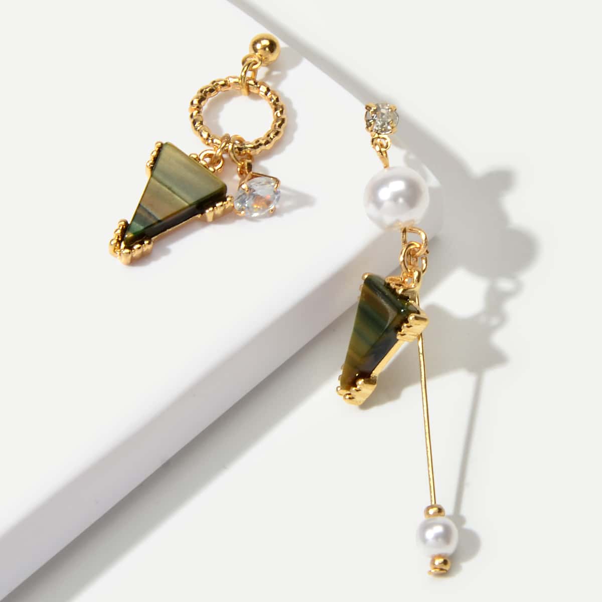 

1pair Pearl & Rhinestone Decor Triangle Drop Earrings, Multicolor