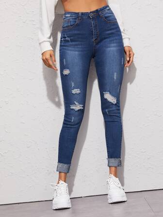 Schmale Jeans mit hoher Taille und Riss