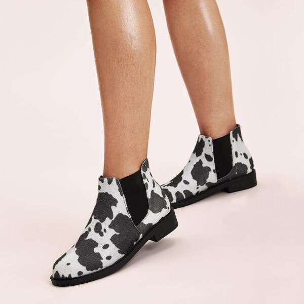 

Graphic Chelsea Boots, Black and white