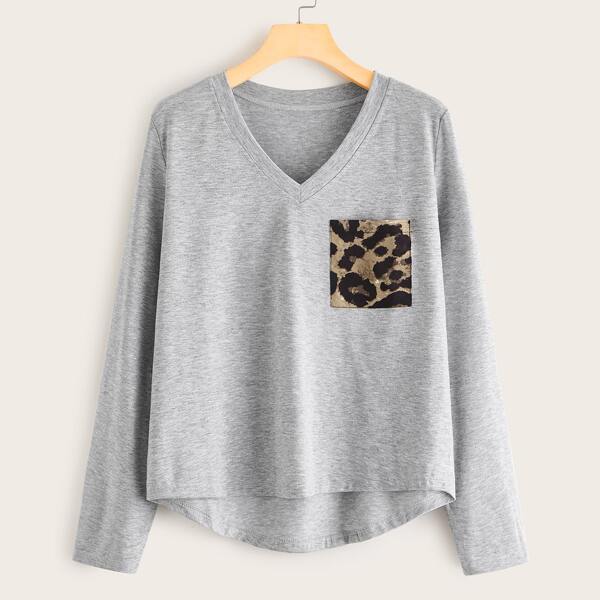 

Contrast Leopard V-Neck High Low Hem Tee, Grey