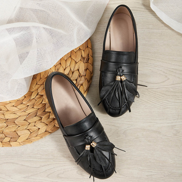 

Leaf Decor Flat Loafers, Black