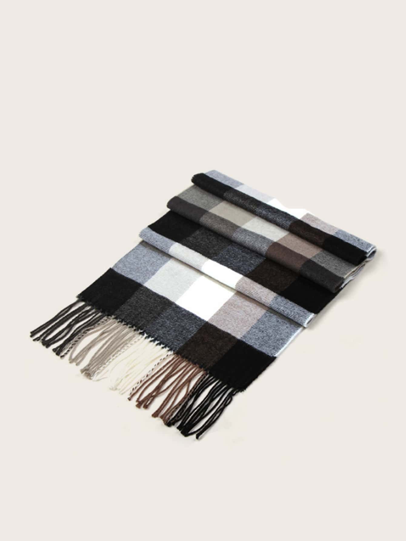 男款格紋紋路流蘇圍巾，休閒風格