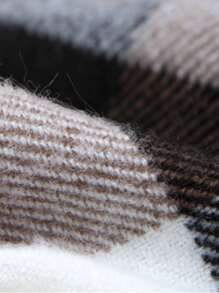 男款格紋紋路流蘇圍巾，休閒風格