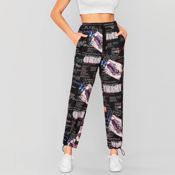 

Newspaper Print Drawstring Capri Pants, Multicolor