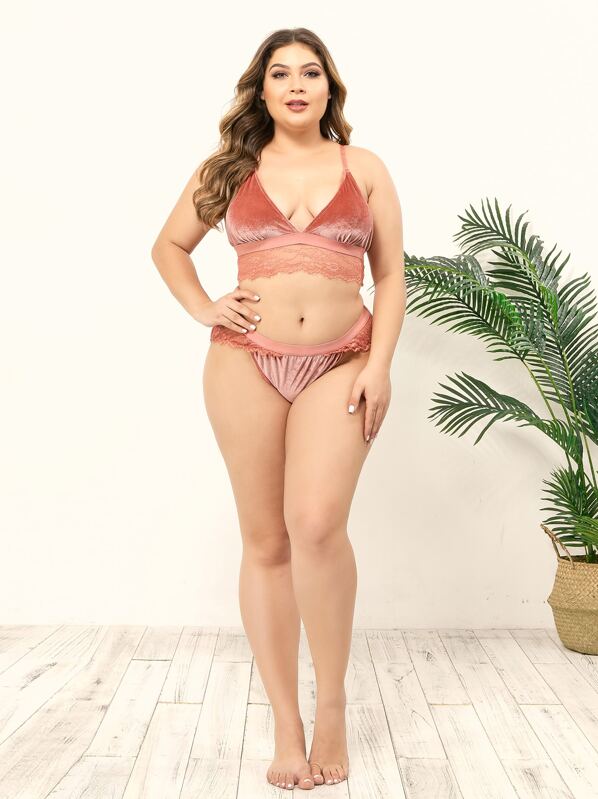 

Plus Contrast Lace Velvet Lingerie Set, Pink, Carol