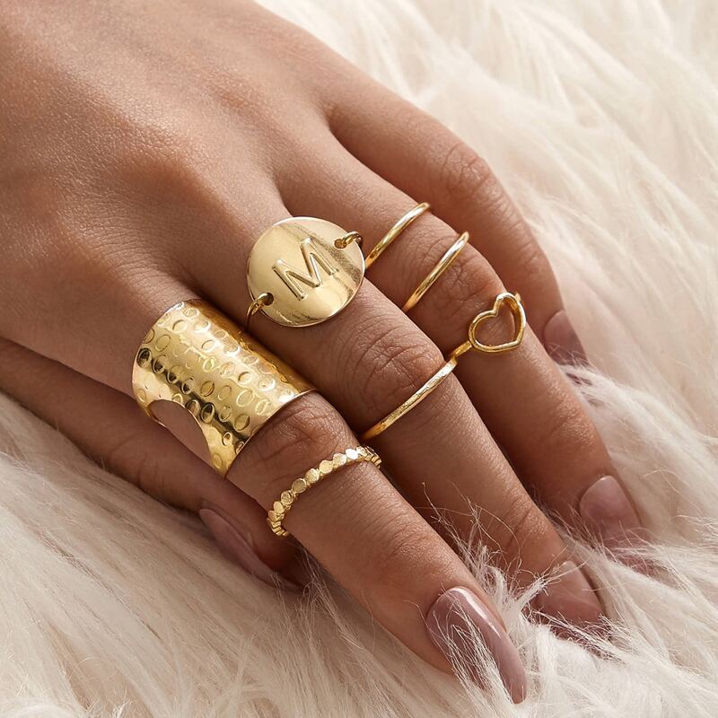 

7pcs Letter & Heart Decor Ring, Gold