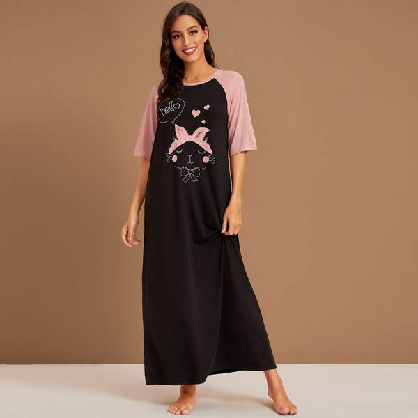 

Cartoon Graphic Raglan Sleeve Nightdress, Black