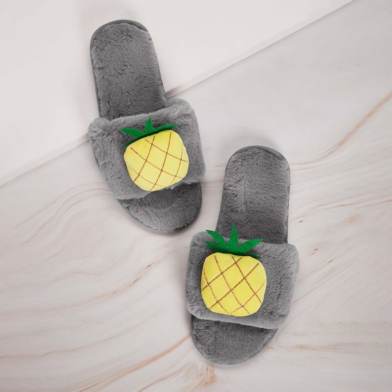 

Pineapple Decor Fluffy Open Toe Slippers, Grey