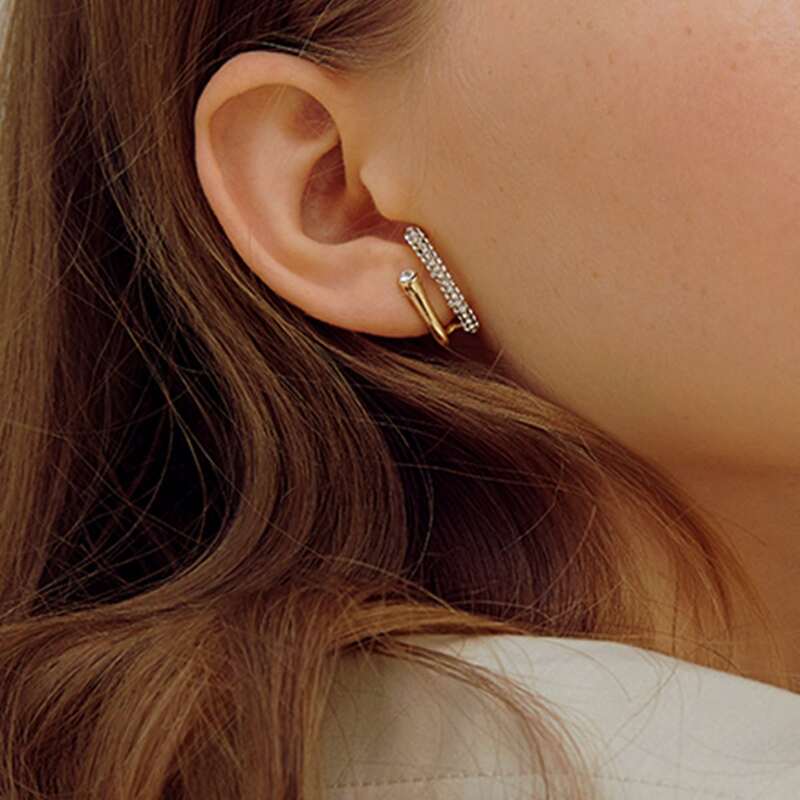 

1pc Rhinestone Engraved Stud Earrings, Gold