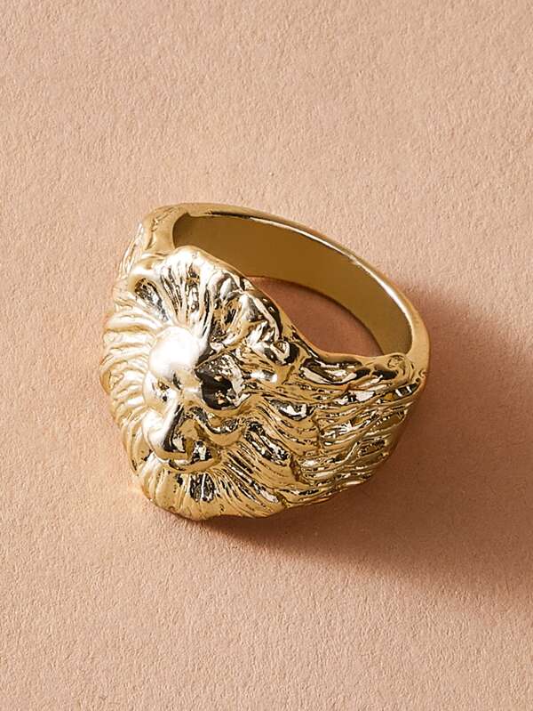 anello a forma di leone anello a forma di leone
