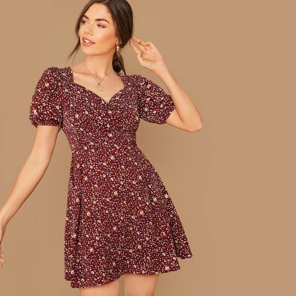 

Sweetheart Neck Cut Out Back Ditsy Floral Dress, Burgundy