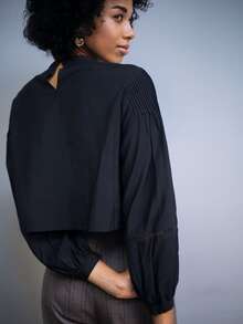 SHEIN Keyhole Back Lace Insert Pleated Detail Top - Black - View 2
