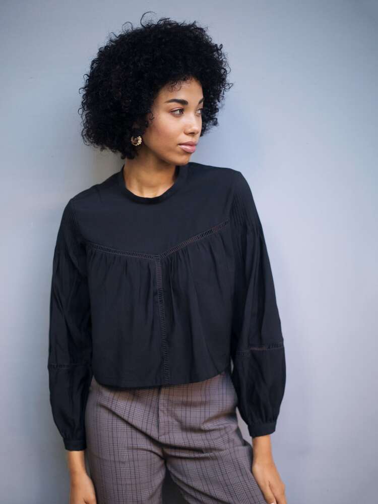 SHEIN Keyhole Back Lace Insert Pleated Detail Top - Black - View 1