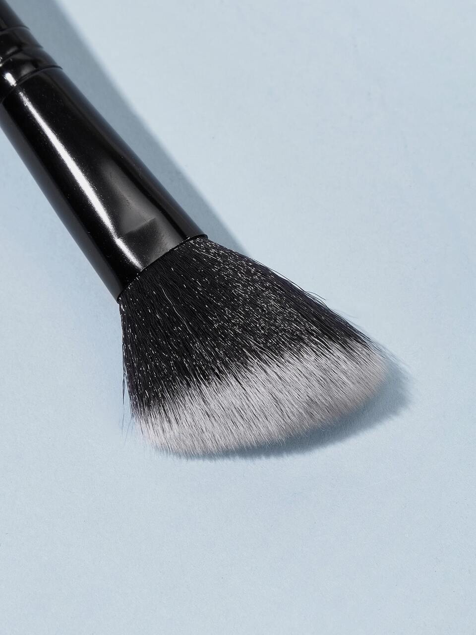 1pc Dx Black Dual Head Makeup Brush For Powder, Blush, Highlight, Flame Shape, Soft Fiber Hair,Foundation Brush,Concealer Brush,Blush Brush,Contour Brush,Blush Brush,Bronzer Brush,Powder Brush,Foundation Brush,Blush Brush,Giveaways