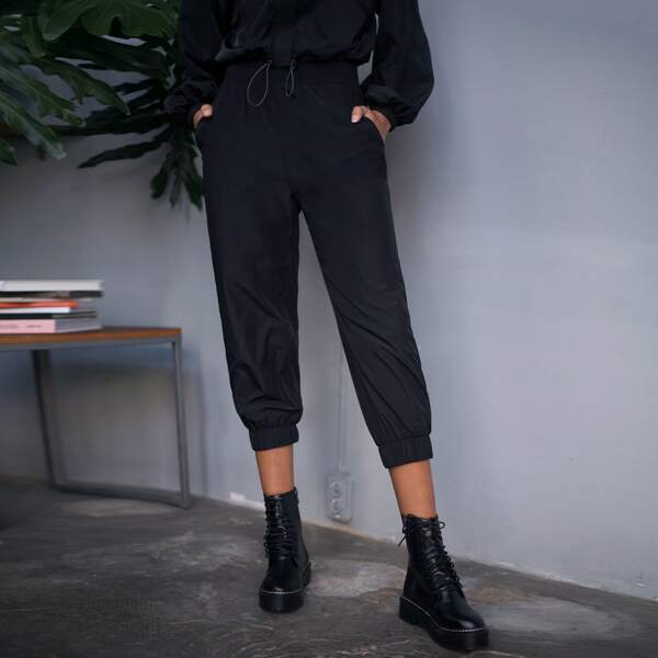 

Premium Slant Pocket Capris Wind Pants, Black