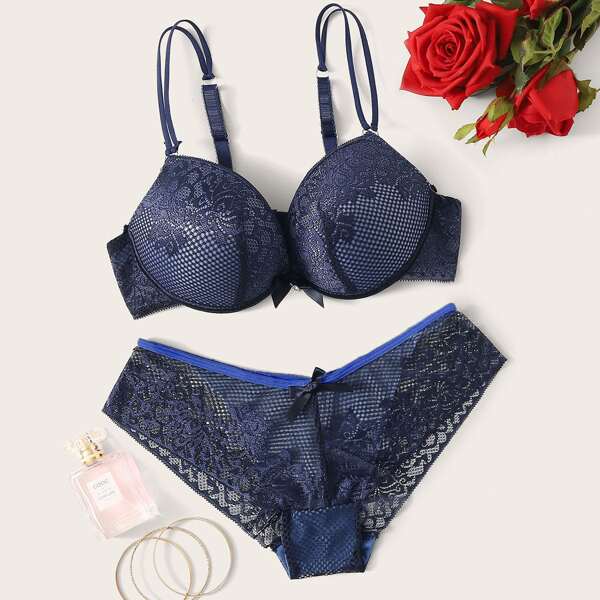 

Floral Lace Underwire Lingerie Set, Navy