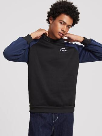 سويت شيرت مطرز بعبارة بأكمام راجلان متباين للرجال