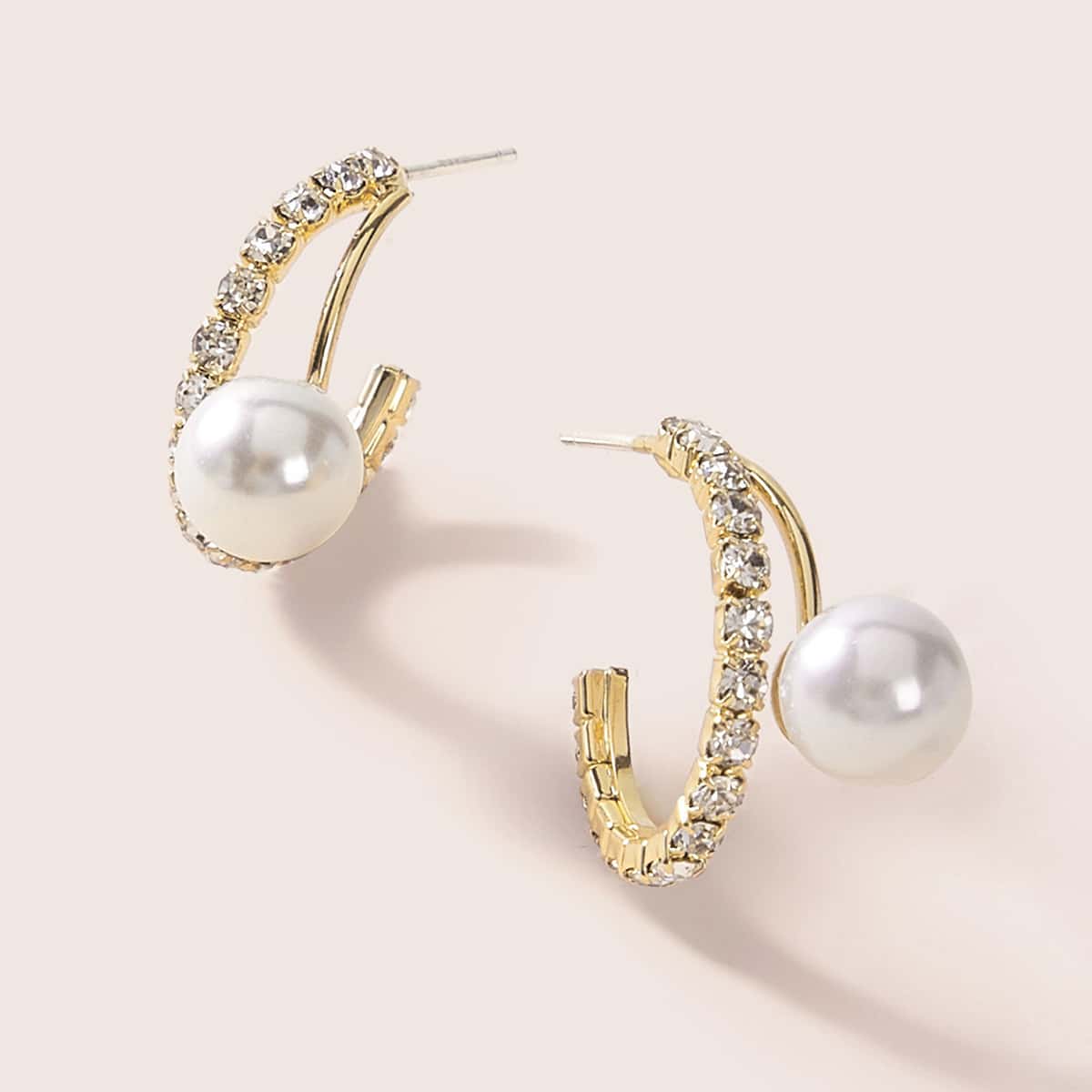 

1pair Faux Pearl Decor Rhinestone Engraved Cuff Hoop Earrings, Gold