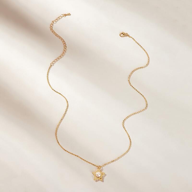 

1pc Fax Pearl Engraved Star Charm Necklace, Gold