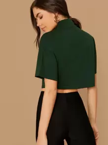 Muchica Camiseta corta unicolor de cuello alto - Verde Oscuro - Ver 2