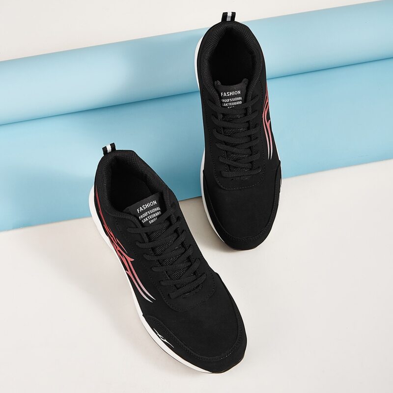 

Guys Lace Up Running Trainers, Black