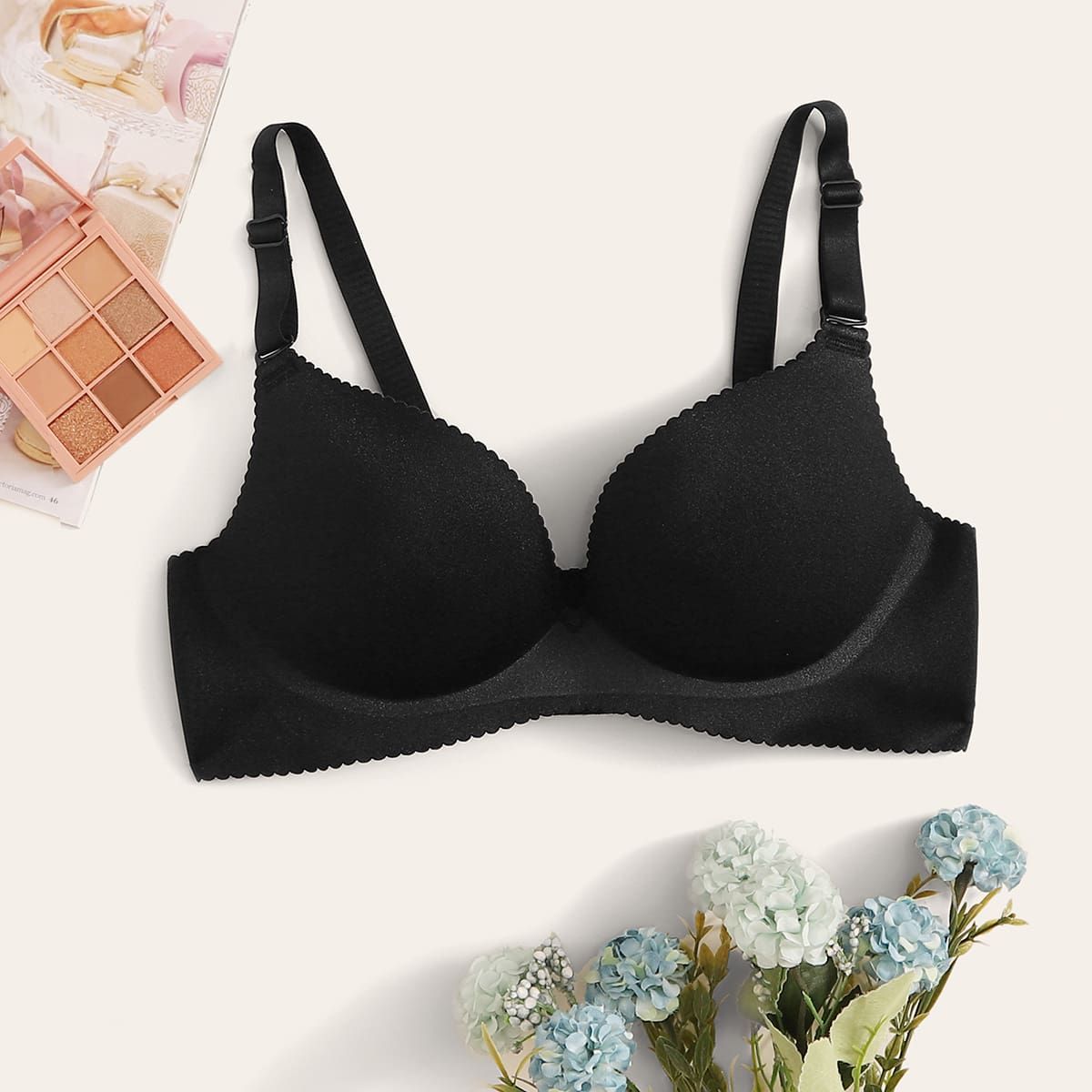 

Solid Scallop Trim Bra, Black