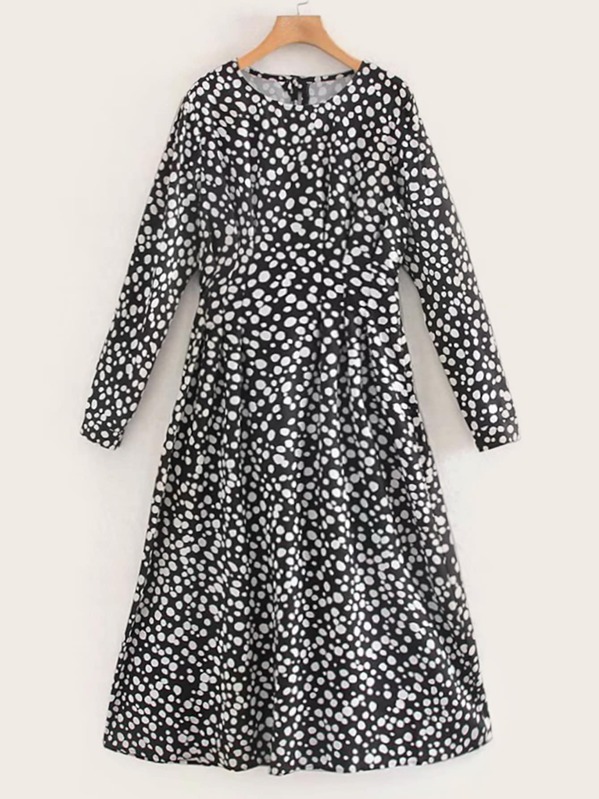 

Graphic Shirred Waist Flare Dress, Black and white