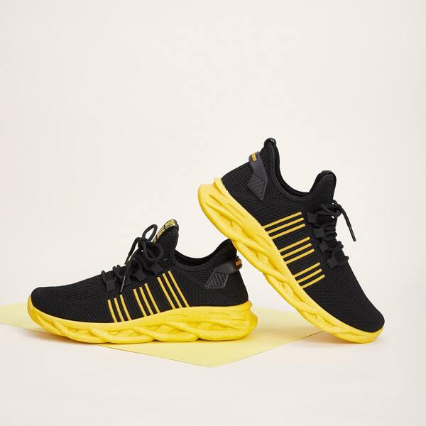 

Men Stripe Graphic Knit Trainers, Black