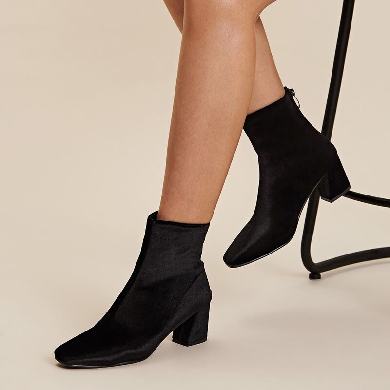 

Zip Back Velvet Chunky Boots, Black