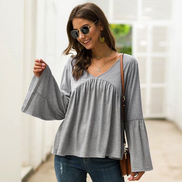 

Solid V-neck Ruffle Hem Tee, Grey
