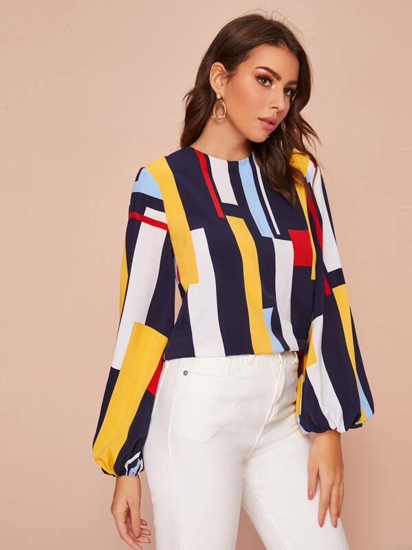 

Geo Print Keyhole Back Blouse, Multicolor