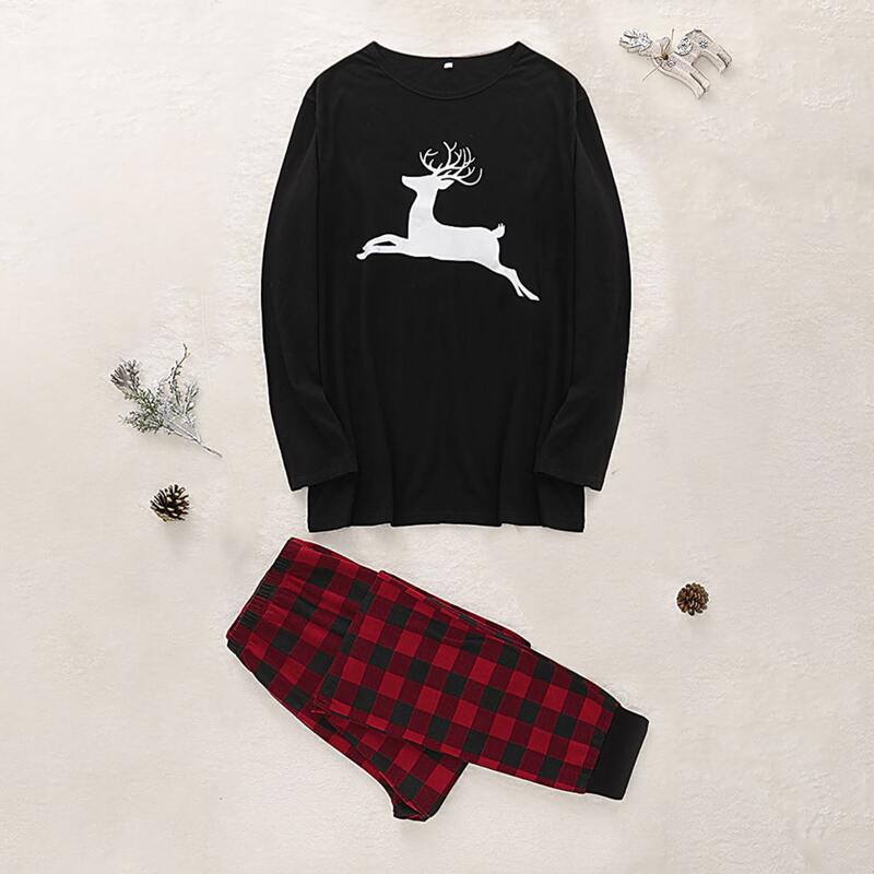 

Guys Christmas Print Tee With Buffalo Plaid Pants, Multicolor