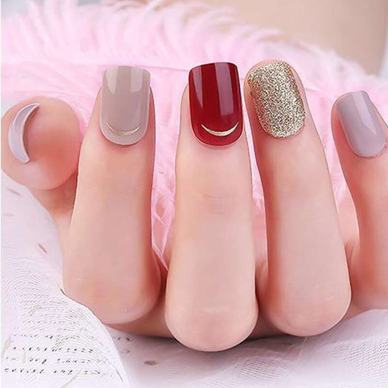 

32pcs Glitter Pattern Fake Nail With 1sheet Tape, Multicolor