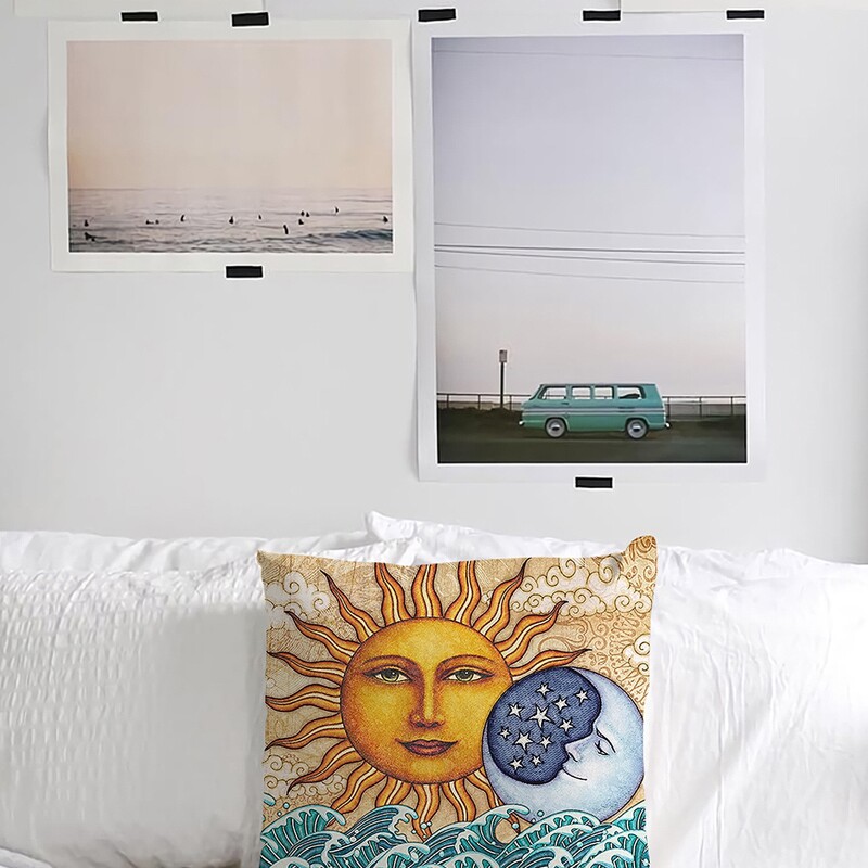 

Sun God & Moon Print Cushion Cover, Multicolor