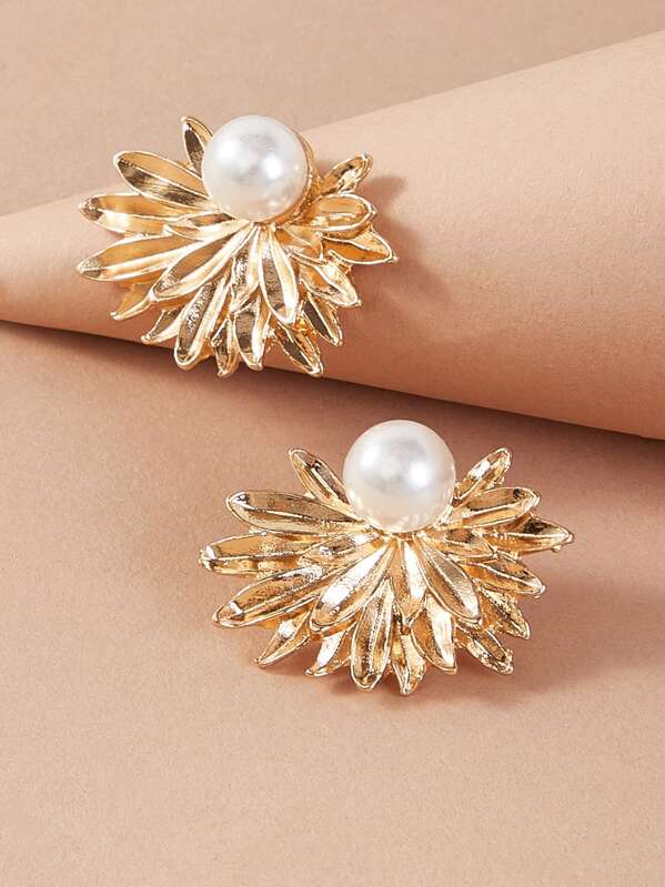 

1pair Faux Pearl Decor Radiation Flower Earrings, Gold