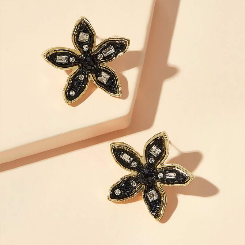 

1pair Flower Shaped Stud Earrings, Black