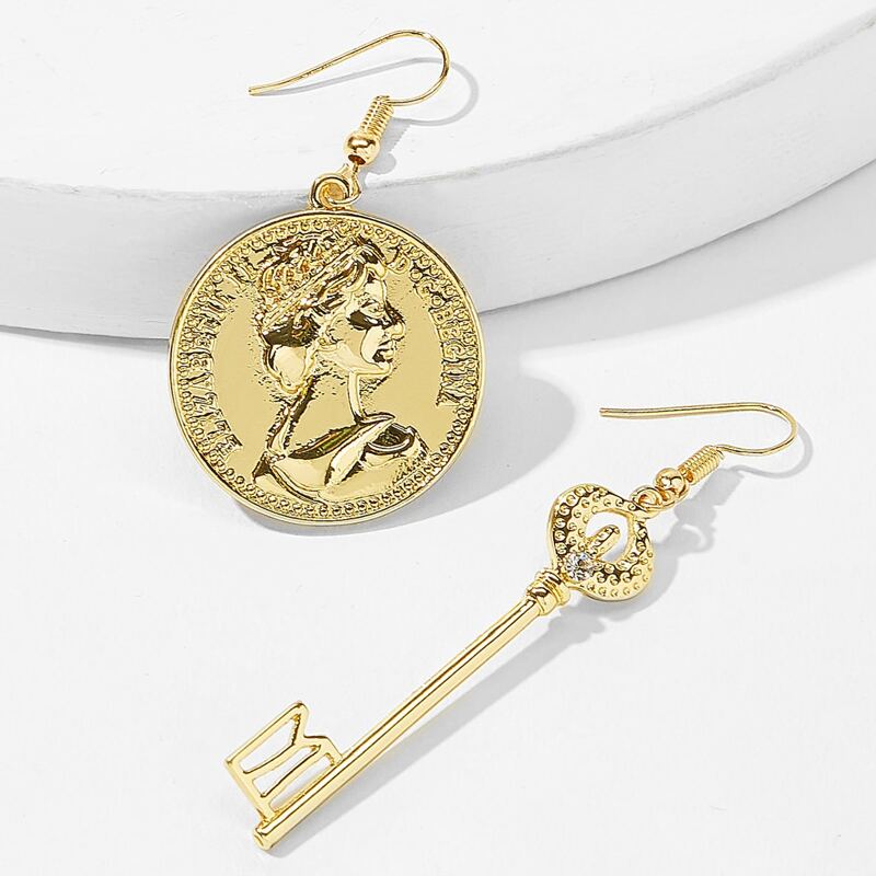 

1pair Coin & Key Drop Earrings, Gold