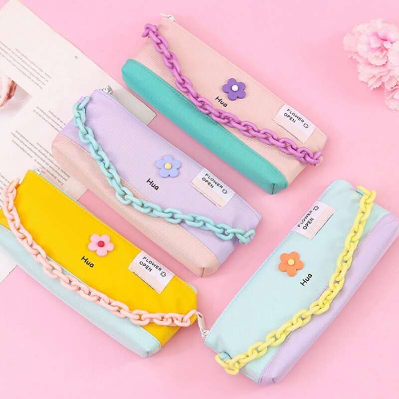

1pc Random Colorful Chain Decor Pencil Bag