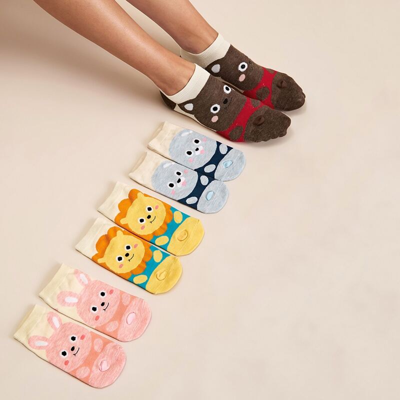 

4pairs Cartoon Graphic Socks, Multicolor