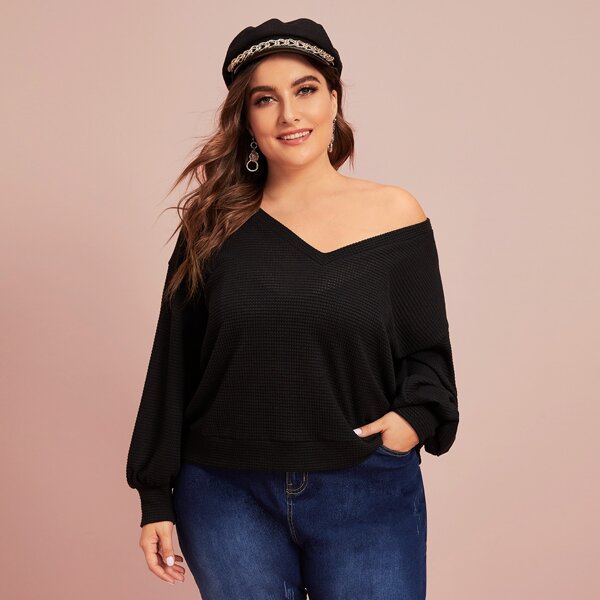 

Plus V-neck Drop Shoulder Tee, Black