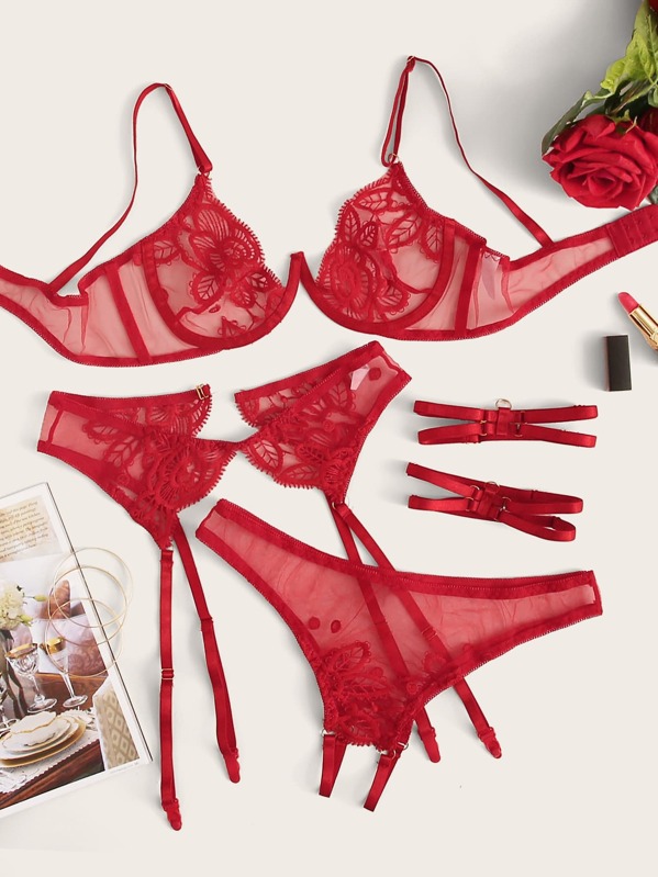 

Floral Lace Underwire Lingerie Set With Garter, Red