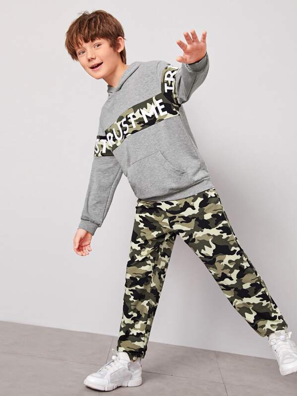 

Boys Camo and Slogan Graphic Pocket Front Hoodie and Joggers Set, Multicolor, Bogdan