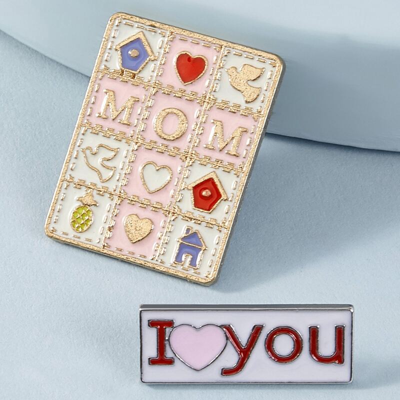

2pcs Slogan Engraved Brooch, Multicolor